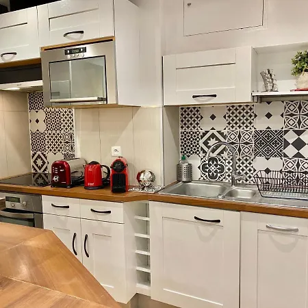 Le Rue Longue Apartament